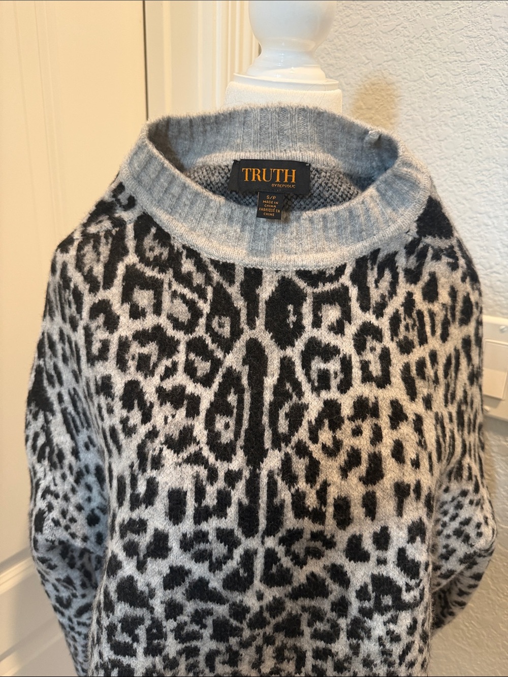 Truth by Republic Gray and Black Leopard-Print Knit Sweater